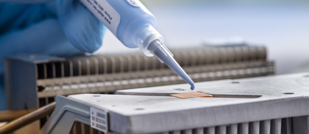 【導(dǎo)熱膠泥】的屬性、應(yīng)用領(lǐng)域及未來(lái)發(fā)展