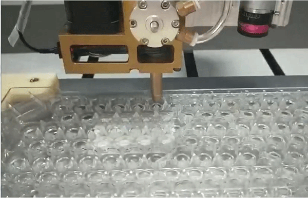 【UV膠】點(diǎn)膠時(shí)出現(xiàn)斷膠的原因？如何解決？