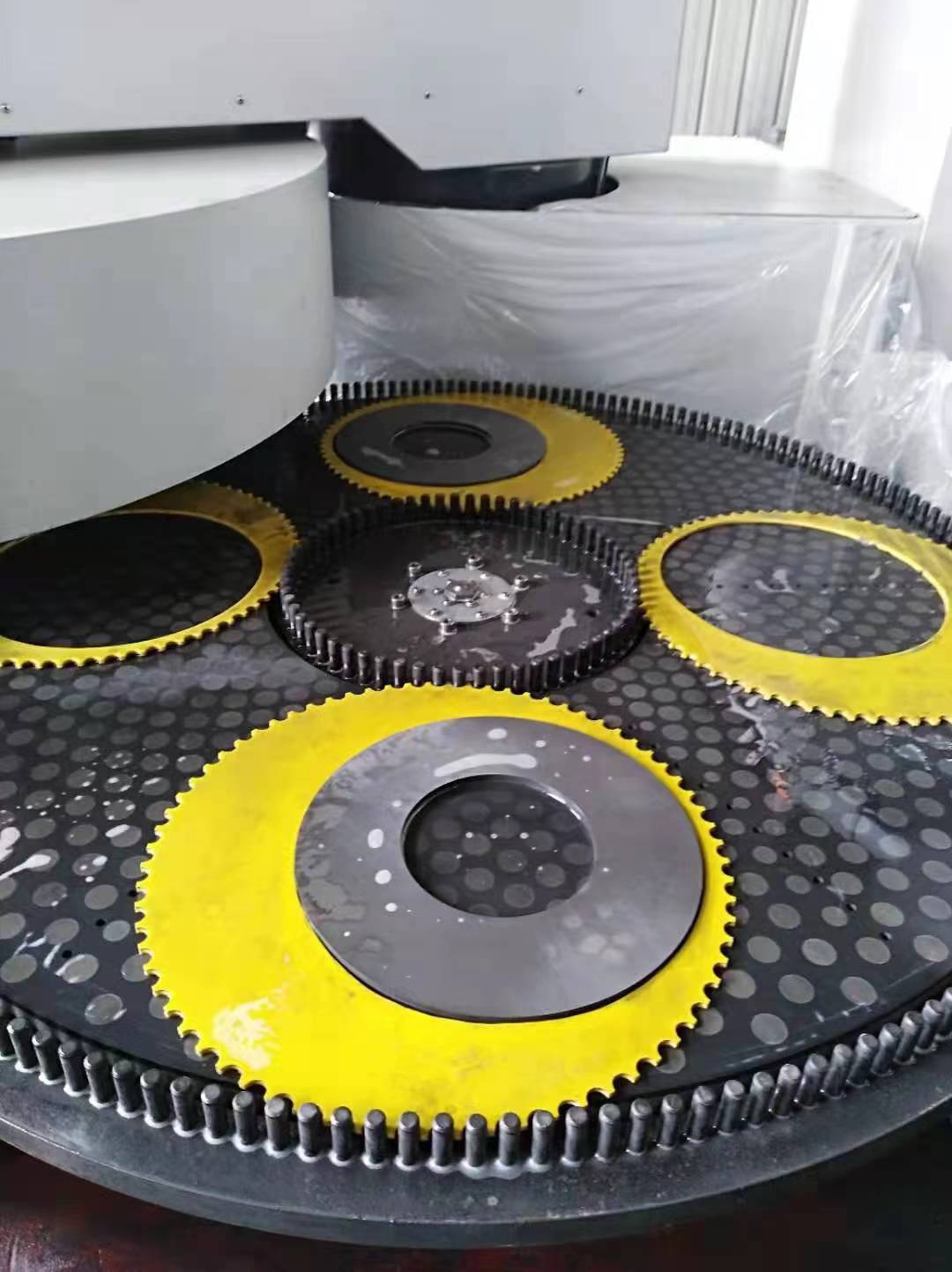 【數(shù)控機(jī)磨床雙端面膜灌封膠】的重要性及雙端面上微粒石粘接解決方案