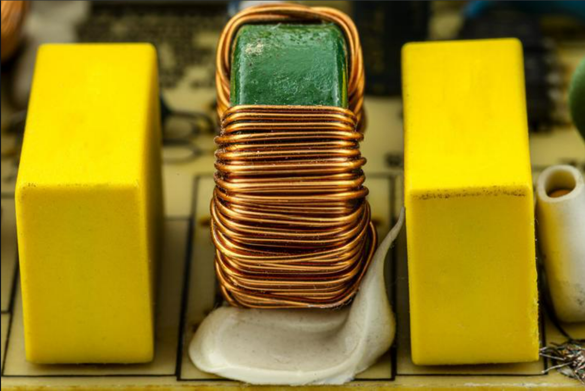 【電感器固定膠粘劑】選擇什么類型的膠水？應(yīng)用中的考慮因素？